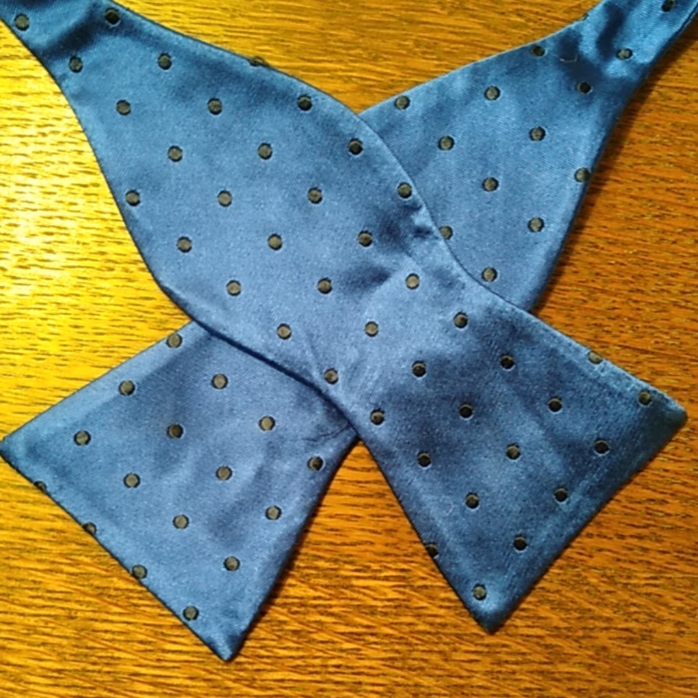 Tommy Hilfiger Self-tie Bow Tie